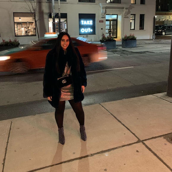 Meet your Posher, Jennifer - Picture 2 of 3